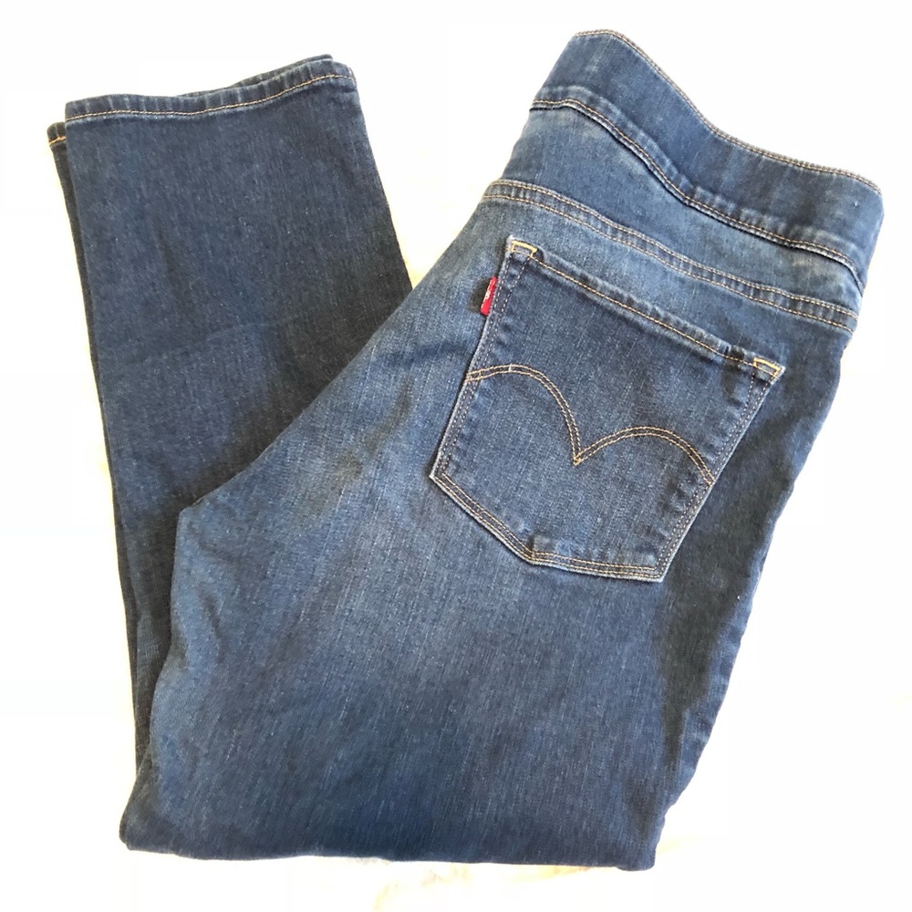 Levi’s pull on denim capris